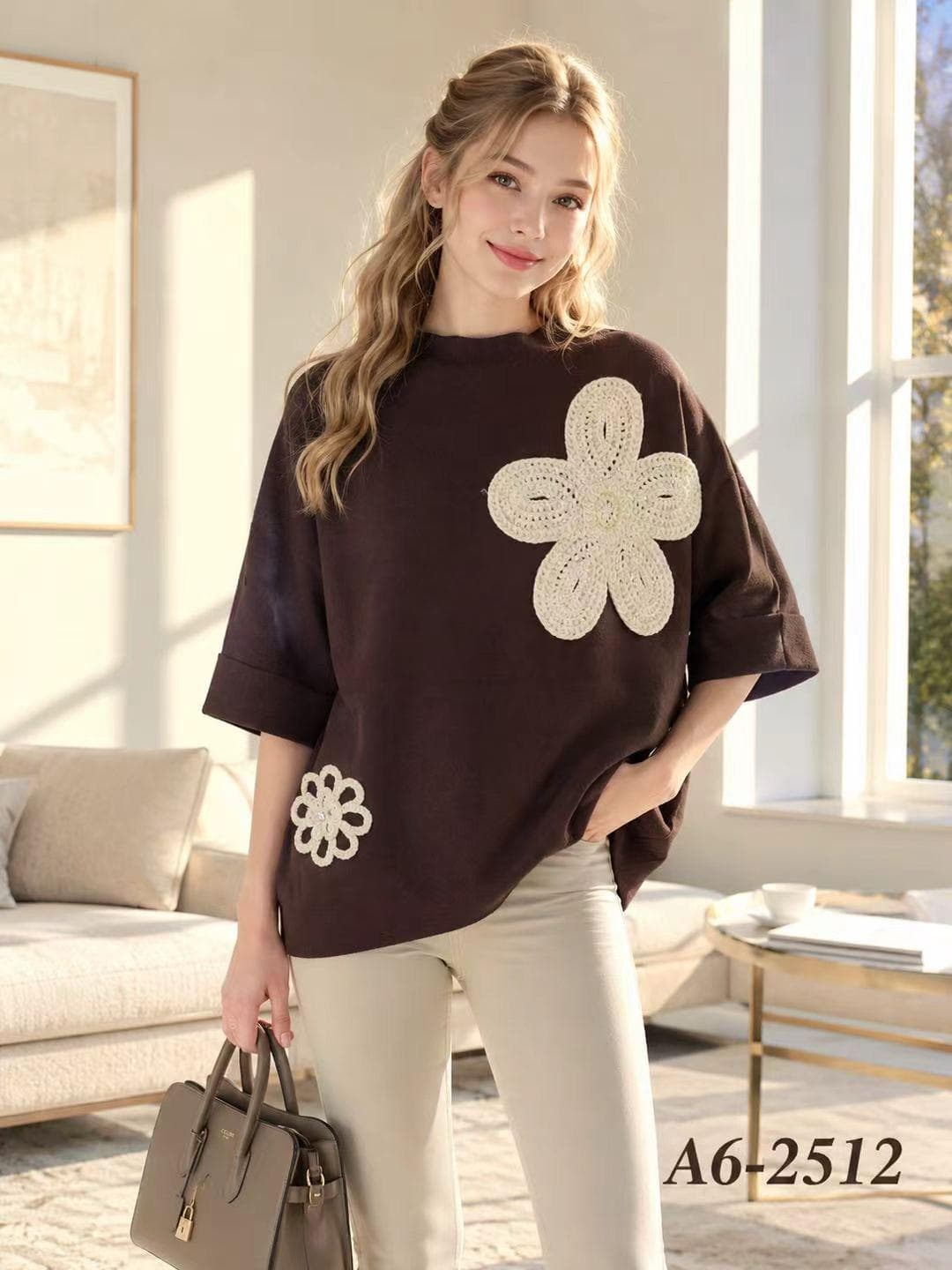 Sweter oversize z szydełkowymi kwiatami